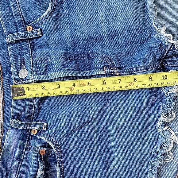 Levi's Shorts size 28 - Picture 6 of 16